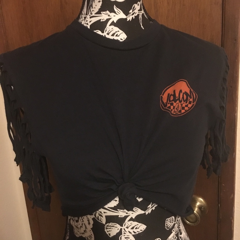 “Knotty Volcom” - Picture 2 of 2